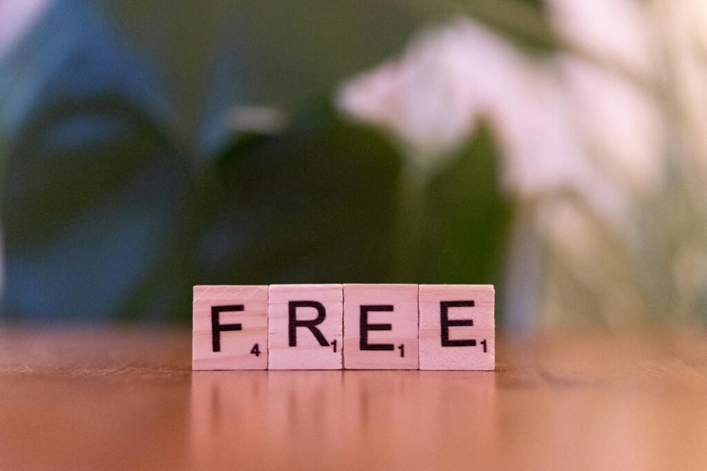 "7 Mejores Alternativas a Canva Gratis en 2026 (Probadas)"